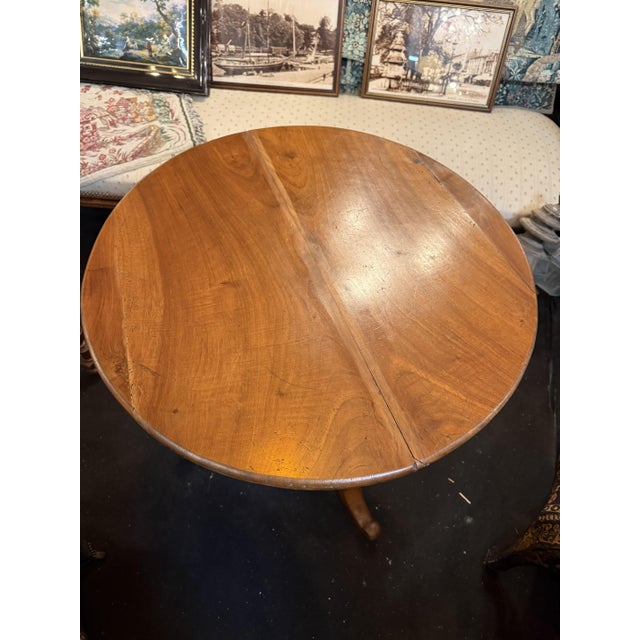 Louis Philippe Walnut Side Table, in Very Good conditions. Designed before 1890