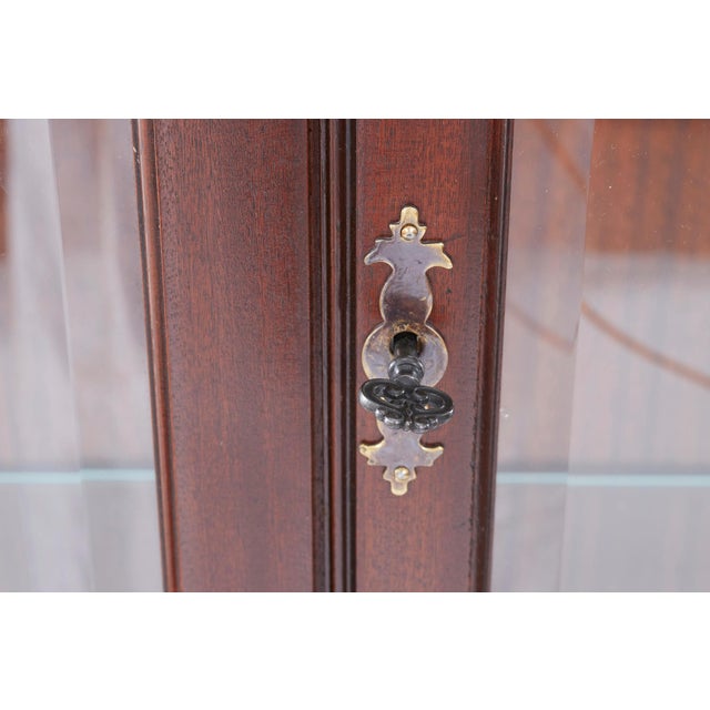 Wood 19th Century English Mahogany China Cabinet in Neoclassical Style For Sale - Image 7 of 11