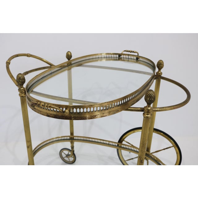 Gold Vintage Oval Brass and Glass Bar Cart from Maison Baguès, 1950s For Sale - Image 8 of 17