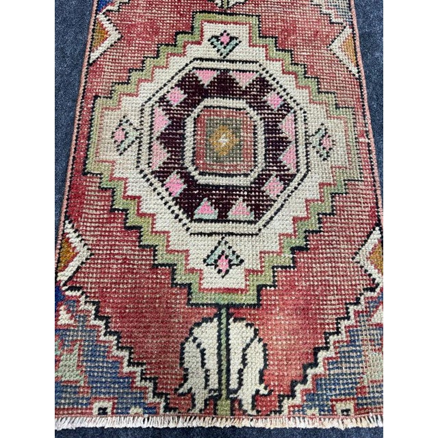 Contemporary Turkish Yastik Rug 1'5" x 2'8" For Sale - Image 3 of 5