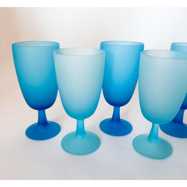Mid-Century Modern 1960s Carlo Moretti Italy Satinato Frosted Blue Wine Water Glasses - Set of 7 For Sale - Image 3 of 12
