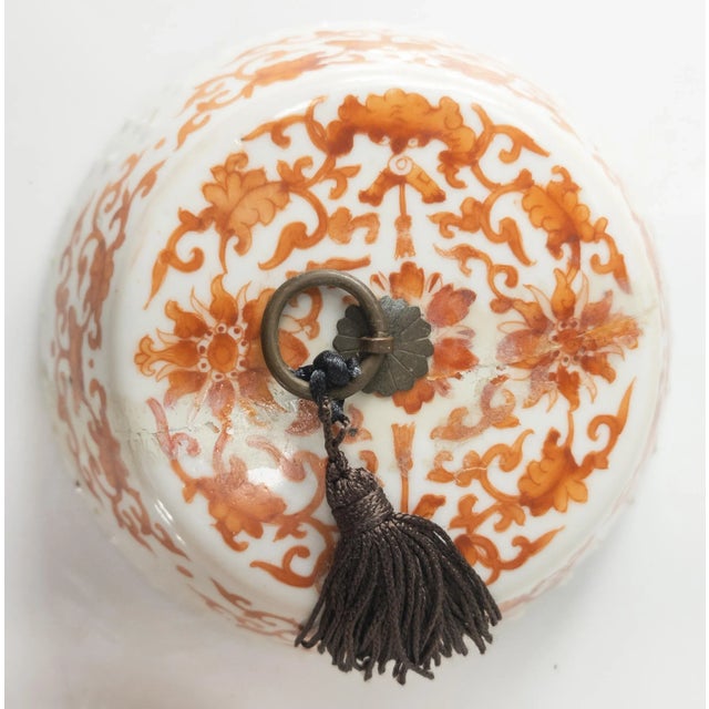 Mid 19th Century Chinese Iron Red Decorated Porcelain Drum Form Box For Sale In New York - Image 6 of 13
