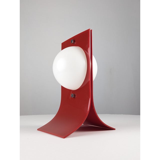 Mid-Century Modern Red Acrylic Area Type Table Lamp attributed to Neal Small, 1960s For Sale - Image 3 of 10