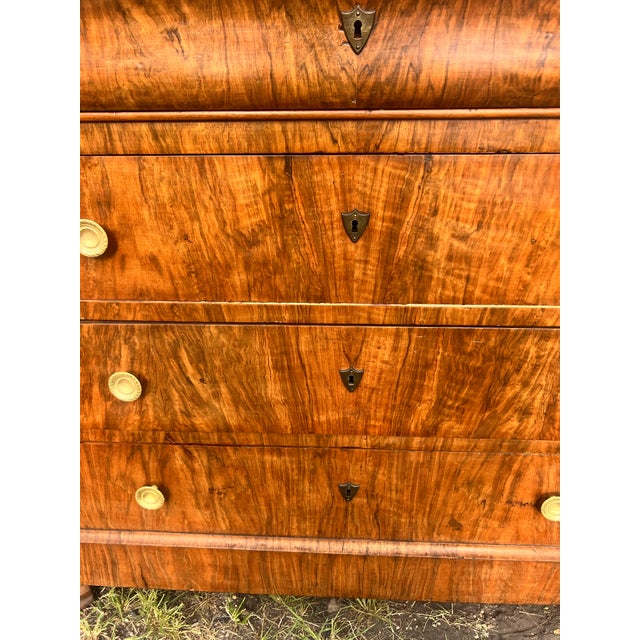 French 19th Century Louis Philippe Flame Mahogany Chest of Drawers For Sale - Image 6 of 12
