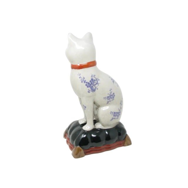 Vintage Large Staffordshire Style Ceramic Cat on Pillow Sculpture For Sale In Chicago - Image 6 of 13