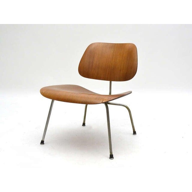 Herman Miller Charles and Ray Eames Walnut LCM Lounge Chair by Herman Miller For Sale - Image 4 of 9