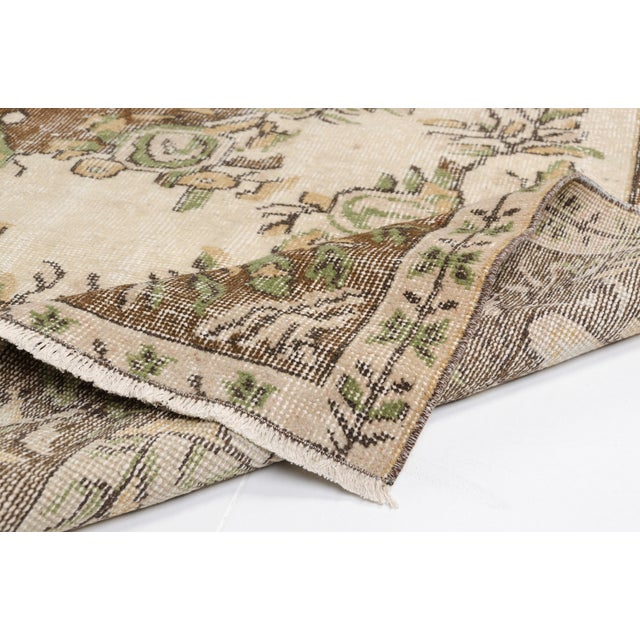 1950s Home Living Oushak Bohemian Rug For Sale - Image 4 of 10