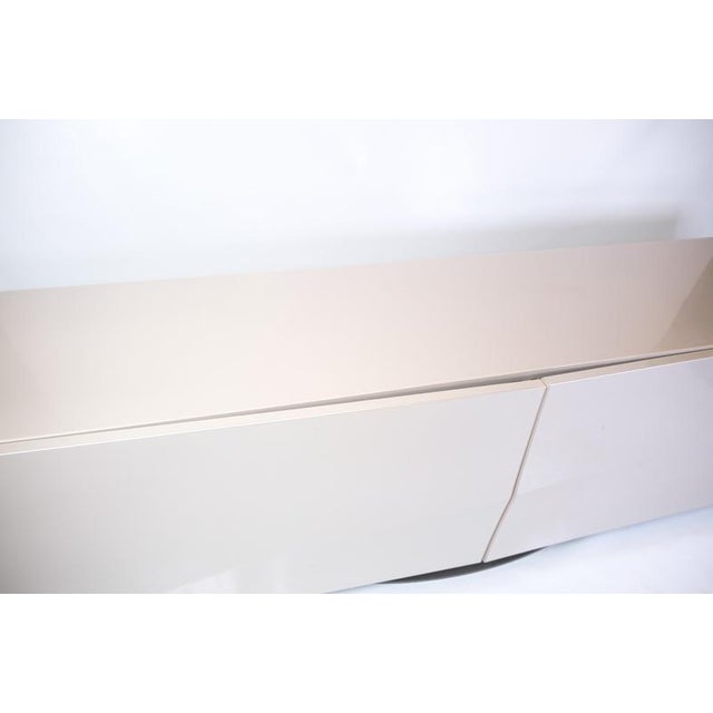 Speed Up Sideboard in High Gloss Grey Paint by Sacha Lakic for Roche Bobois For Sale - Image 9 of 18