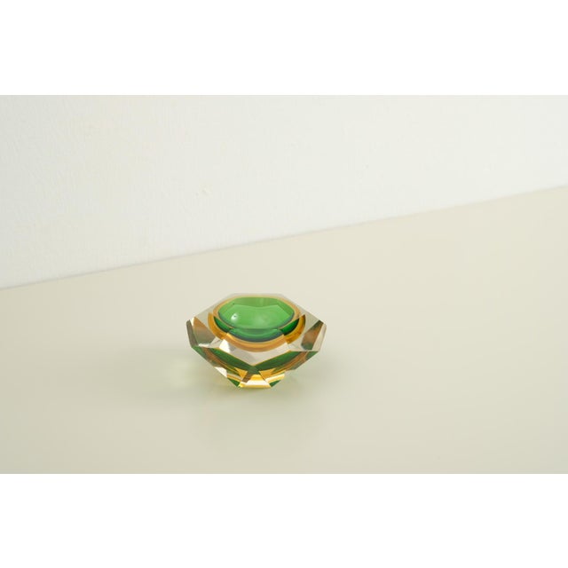 Murano Glass Bowl attributed to Flávio Poli for Seguso Vetri d'Arte, 1970s For Sale - Image 6 of 9