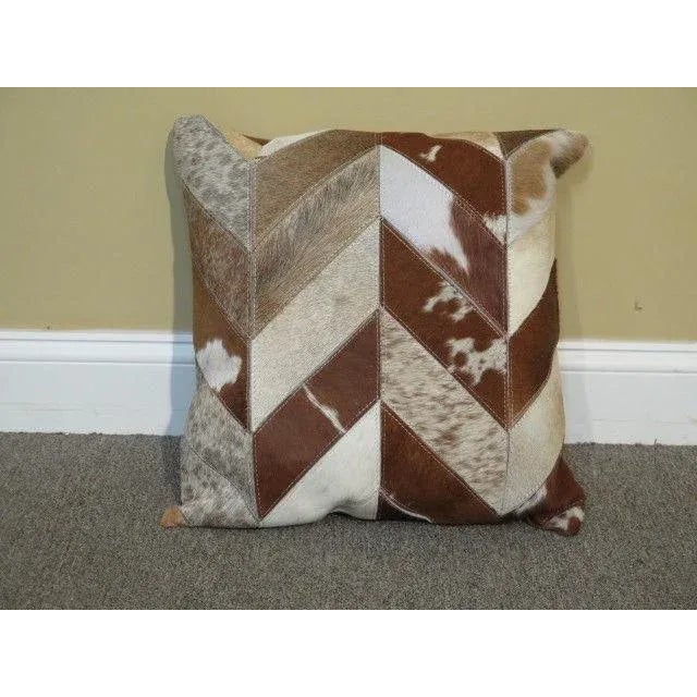 BRAND New Model S6278 Dallas Home Accents ‘Brown/ White Cow Print Chevron’ Pillow Exciting Addition To Any Decor Natural...