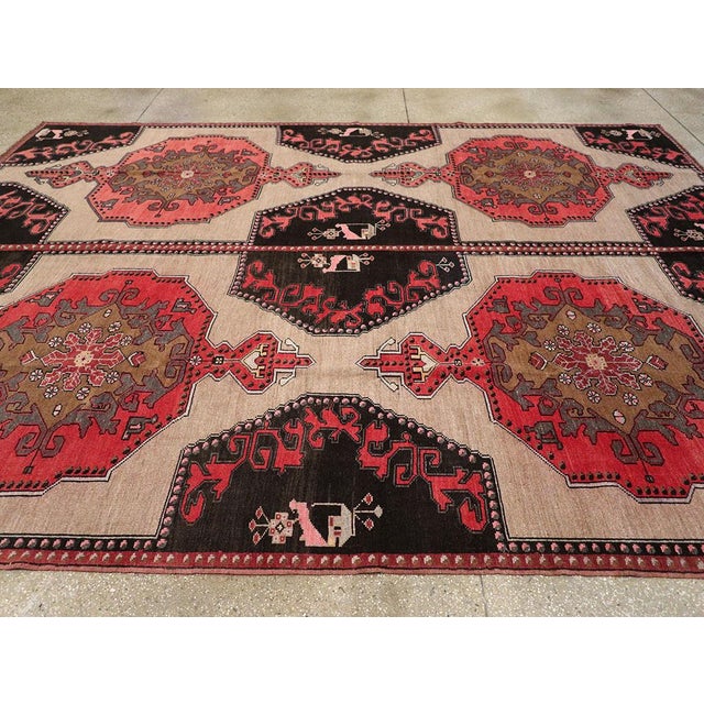 Galerie Shabab Collection Mid-20th Century Turkish Anatolian Room Size Carpet For Sale In New York - Image 6 of 10