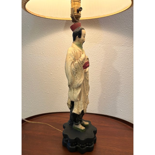 Mid Century Chinoiserie Asian Figural Warrior Chalkware Lamp 22" For Sale - Image 4 of 11