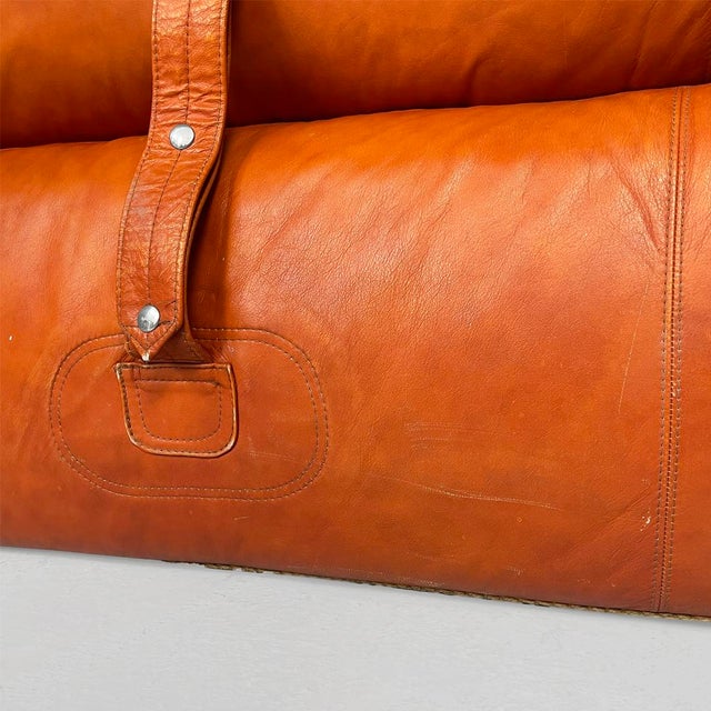 Italian Modern Leather Sofa by Alessandro Becchi for Giovannetti Collezioni, 1970 For Sale - Image 11 of 18