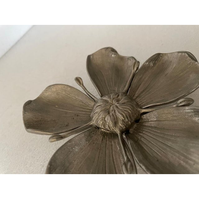 Flower Ashtray attributed to Gucci, 1960s, in Good conditions. Designed 1960 to 1969