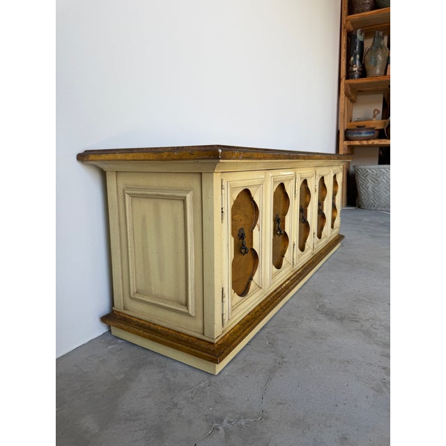 Hollywood Regency Vintage Italian Hollywood Regency Style Gilt Decorated Credenza For Sale - Image 3 of 17