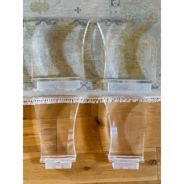 Spectrum Ltd. "Washington" Lucite, Cast Brass & Beveled Glass Cocktail Table, Attributed to Jeffrey Bigelow, Circa 1985–1987 For Sale - Image 12 of 16