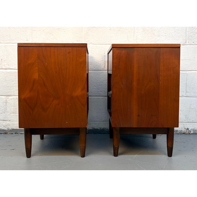 Mainline by Hooker Vintage "Mainline" Walnut Nightstands by Hooker, A Pair For Sale - Image 4 of 11