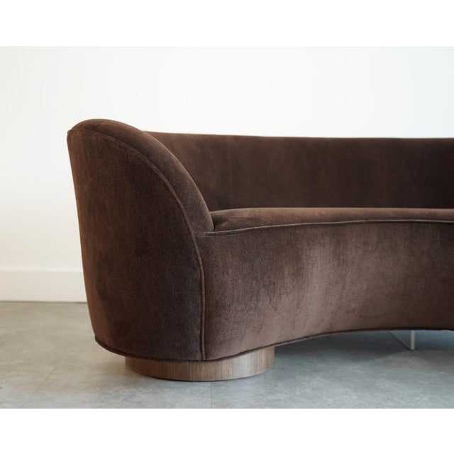 Serpentine Sofa by Vladimir Kagan for Directional, C. 1970s For Sale In New York - Image 6 of 10