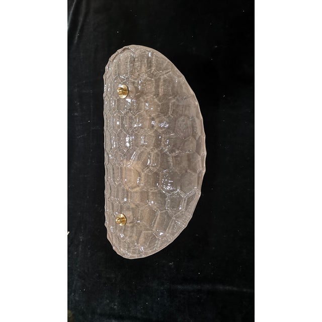 Beautiful design for this shield-shaped applique, all sandblasted with a particular workmanship on the visible part. The...
