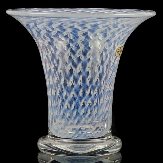Mid-Century Modern Boda Bertil Vallien White Control Bubble Cirrus Design Sweden Art Glass Footed Vintage Flower Vase For Sale - Image 3 of 8