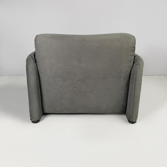 Textile Modern Italian Maralunga Chair by Vico Magistretti for Cassina, 1970s For Sale - Image 7 of 18