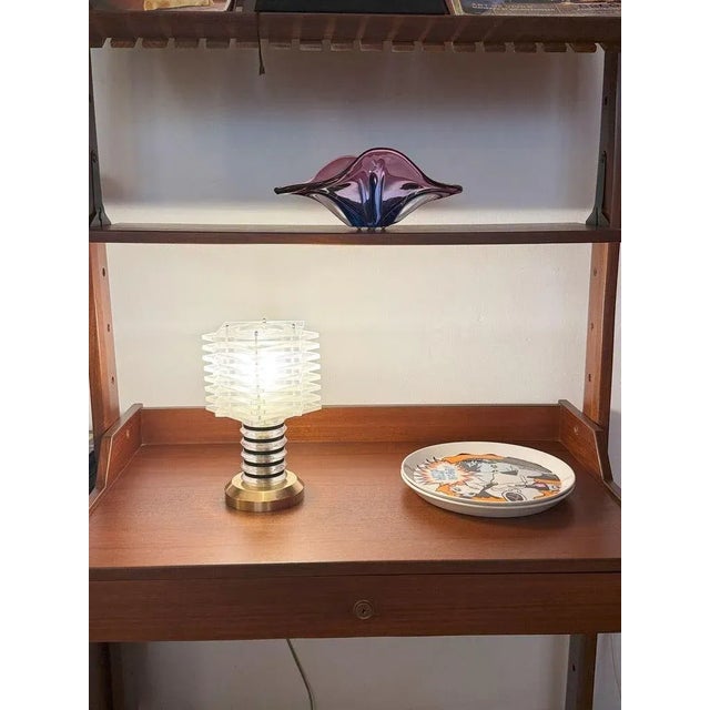 Italian Vintage Modernist Lucite and Brass Table Lamp, C. 1968–1975 For Sale - Image 10 of 10