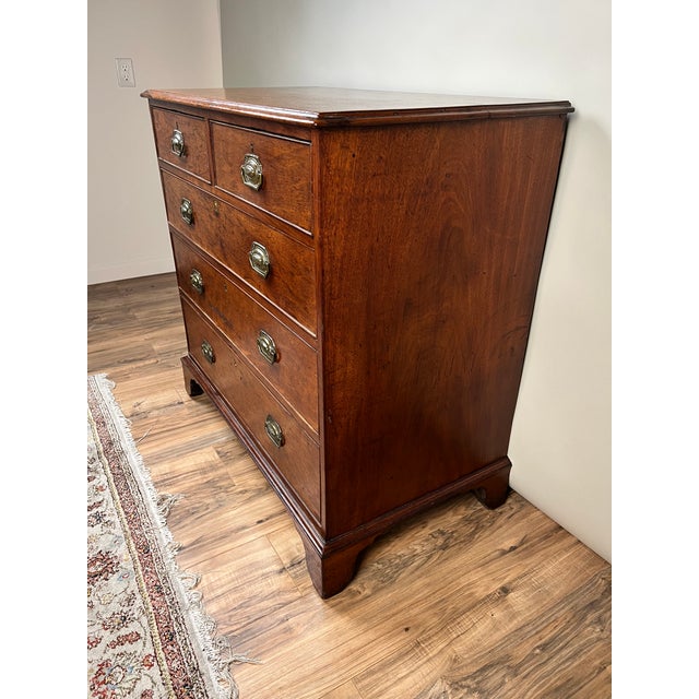 Traditional Late Georgian English Mahogany Chest of Drawers, Circa 1780–1810 For Sale - Image 3 of 10