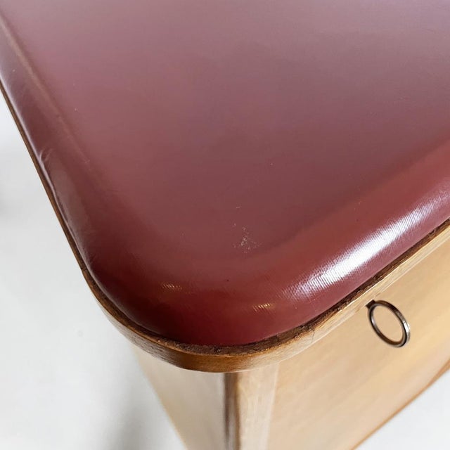 Mid-Century Modern Italian Sideboard in Wood, Glass, and Burgundy Leather, 1960s For Sale - Image 6 of 18