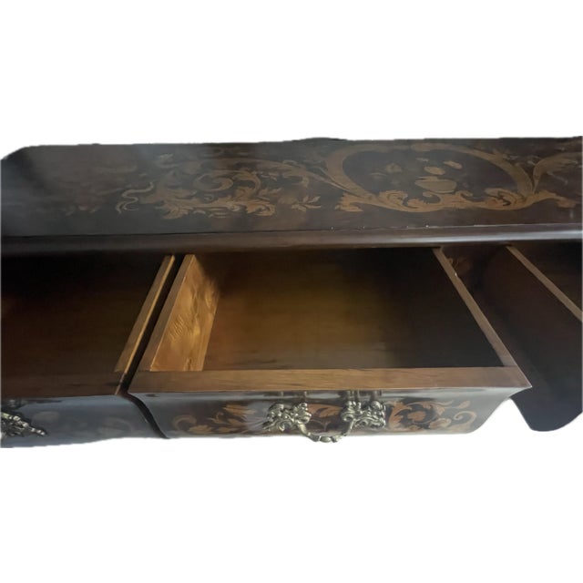 1960s Italian Marquetry Bombe Credenza With Ornate Inlay & Claw Feet For Sale In San Antonio - Image 6 of 12