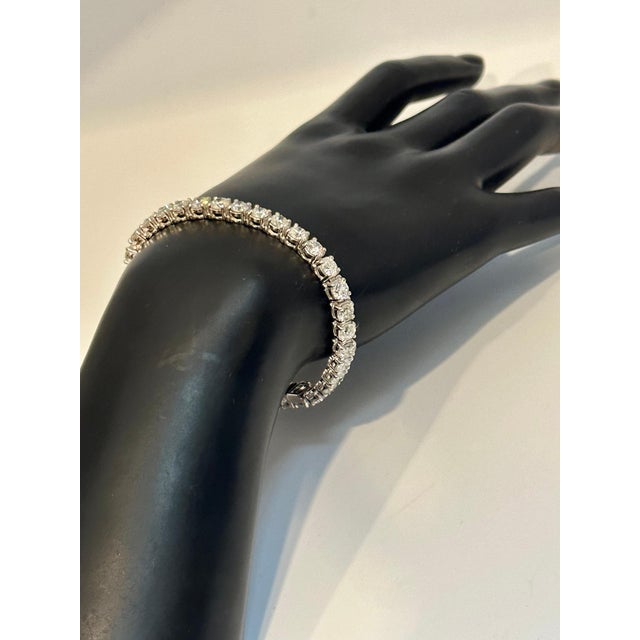 34 Round Diamond 35 Pointer Each Tennis Bracelet in 18 Karat Gold 11.9 Carat 7 " For Sale - Image 9 of 18