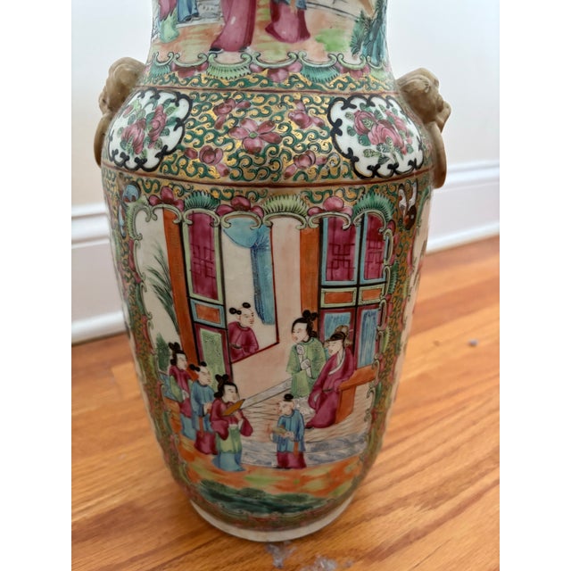 Chinese 19th Century Chinese Export Rose Medallion Porcelain Vase For Sale - Image 3 of 9