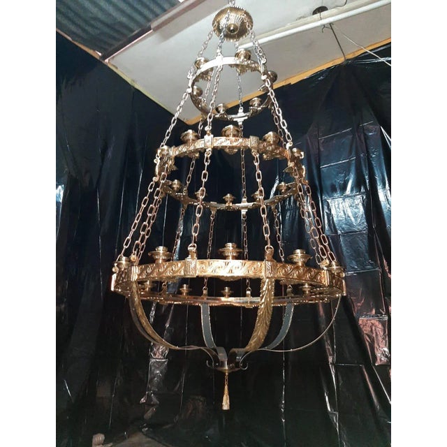 Edward F. Caldwell & Co. 1900’s Caldwell Neoclassic Gilt Bronze 30 Lights Large Chandelier For Sale - Image 4 of 10