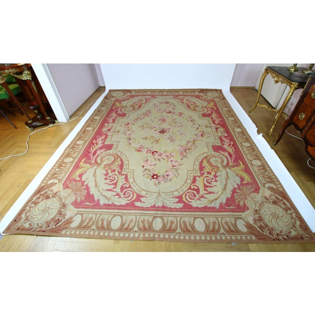 Large French Louis XVI Baubusson Rug with Flower Cartridge, 1890s For Sale - Image 9 of 12