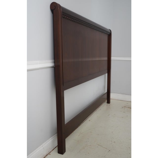 Age: C.2002 Details: Finish no.29 Fine Carved Details High Quality Construction Traditional Style Dentil Crown Molding...