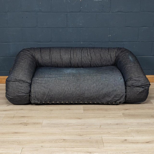 One of the rarest of mid-century design sofas, the “Anfibio” sofa bed was a design by Alessandro Becchi for Giovannetti...