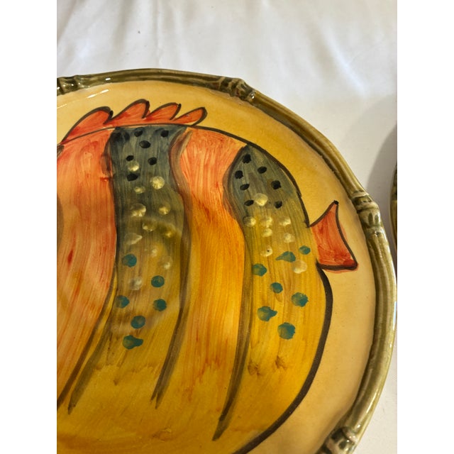 Italian Pair of Vintage Italica Ars Hand-Painted Fish Plates – Italian Ceramic Art Pottery For Sale - Image 3 of 15