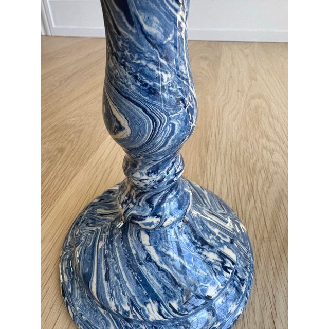 Vintage Blue & White Marbleized Ceramic Candlesticks – Pair of Agateware / Aptware Style Sculptural Candleholders For Sale In Chicago - Image 6 of 8