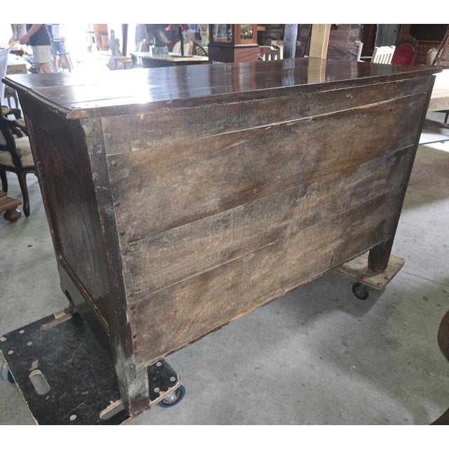 Wood Louis XV Period Bombé Commode in Walnut and Elm Burl For Sale - Image 7 of 8
