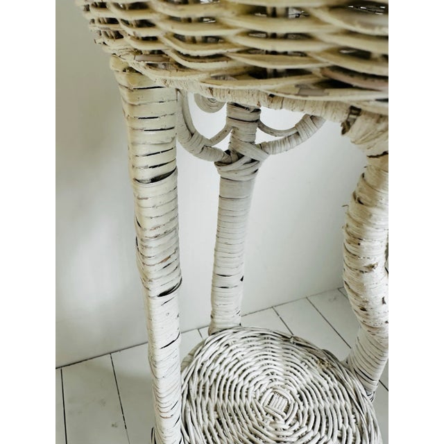 1940s Vintage Victorian Style Painted White Wicker Indoor or Outdoor Plant Stand For Sale - Image 5 of 8