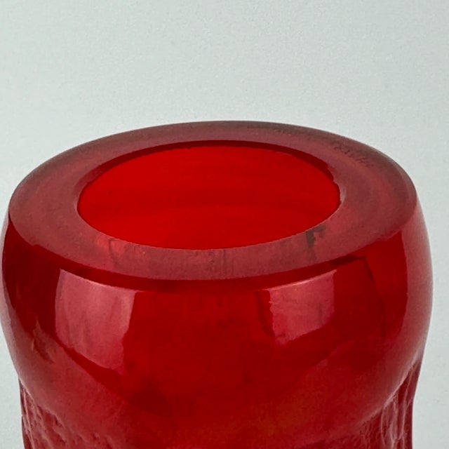 Red 1990s Vintage Candy Red Glass Vase With Nubby Design, Signed & Numbered For Sale - Image 8 of 12