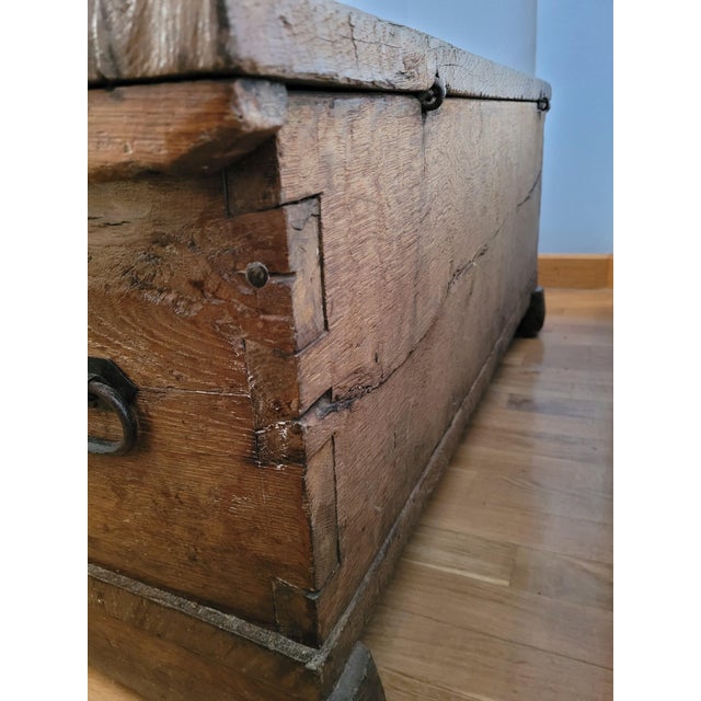 19th Century Gothic Chest in Oak Wood, North of Castile For Sale - Image 11 of 15