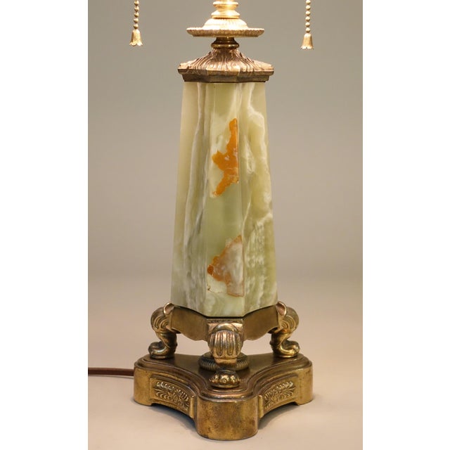 1930s 1930s Mutual Sunset Lamp Co. French Empire Deco Neoclassical Green Onyx Marble Brass Table Lamp For Sale - Image 5 of 13