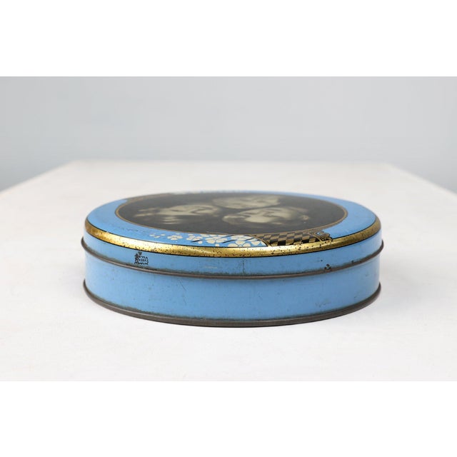 Blue Tin Can of the Belgian Royal Family, 1930s For Sale - Image 8 of 11