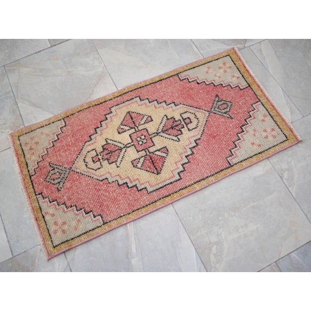 1970s Vintage Hand Knotted Small Rug Enrtway Mat, Kitchen Bathroom Decor 2x3 Ft Approx For Sale - Image 12 of 14