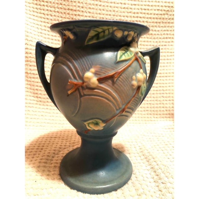Art Deco VTG Roseville Pottery Blue Trophy Vase C. 1947 1ur-8 Snowberry Pattern Approximately 8.5” X 6.5” X 5.5” For Sale - Image 3 of 12