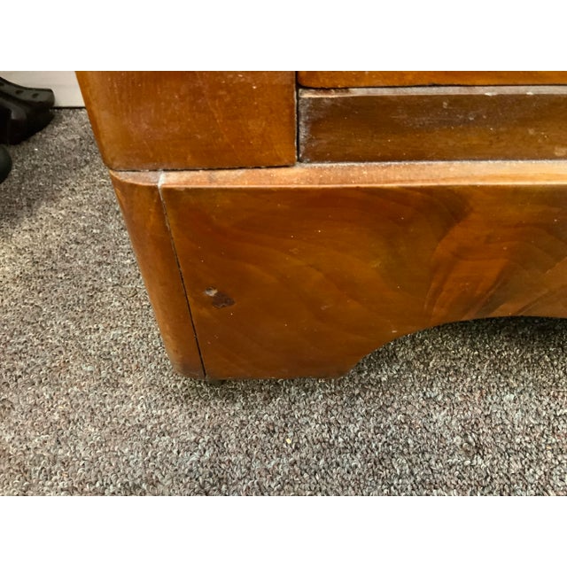 Early 20th Century American Empire Mahogany Chest of Drawers With Mirror and Marble Top For Sale - Image 18 of 18