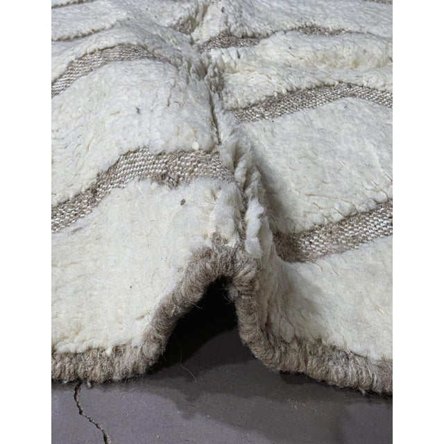 Mid-Century Modern Small Beni Ourain Wool Rug - 5.1 X 3.4 Ft For Sale - Image 3 of 6