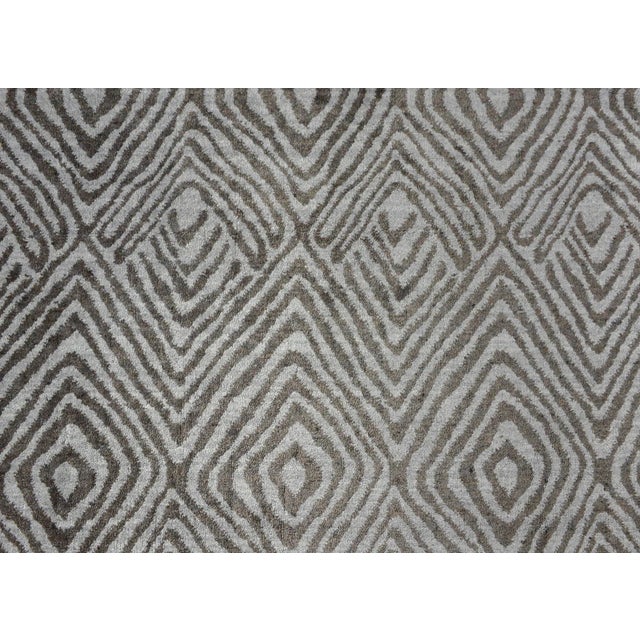Modern Gray Thumbprint Rug For Sale In Chicago - Image 6 of 9