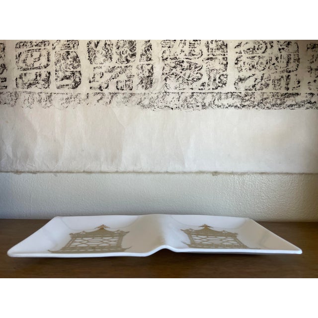 1950s 1950s Signed Lee Hager Chinoiserie Milk Glass Dish For Sale - Image 5 of 11