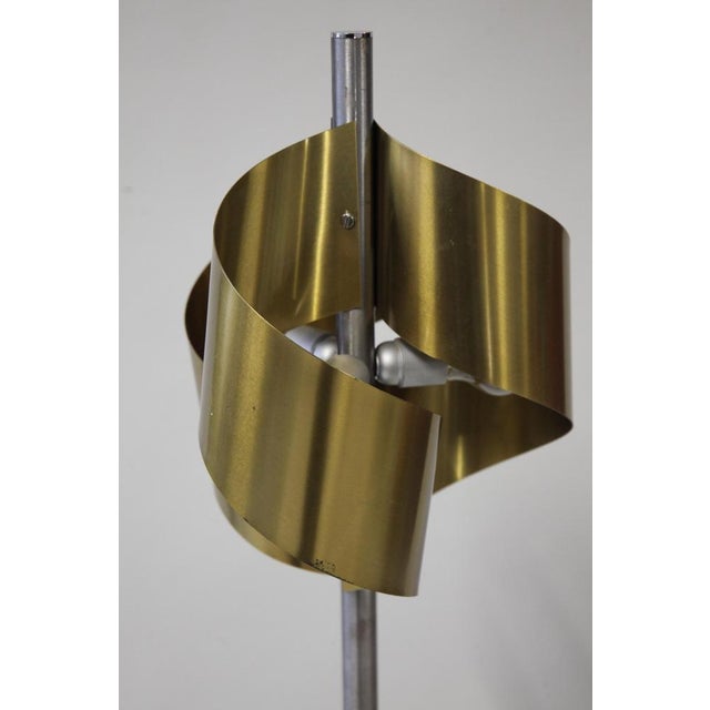 Mid-Century Modern Italian Floor Lamp in Brushed Steel with Brass Top, 1970s For Sale - Image 3 of 14